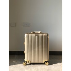 Rimowa Original 925 캐리어 알루미늄 22” gold