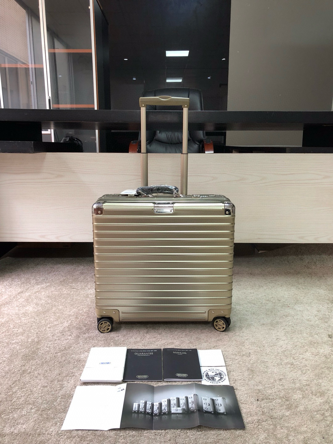 Rimowa 캐리어 알루미늄 19