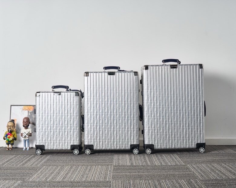 Rimowa&Fendi 캐리어 알루미늄 silver&Blue