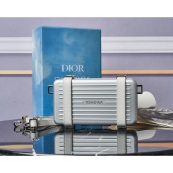 Rimowa X Dior 크로스 백 silver