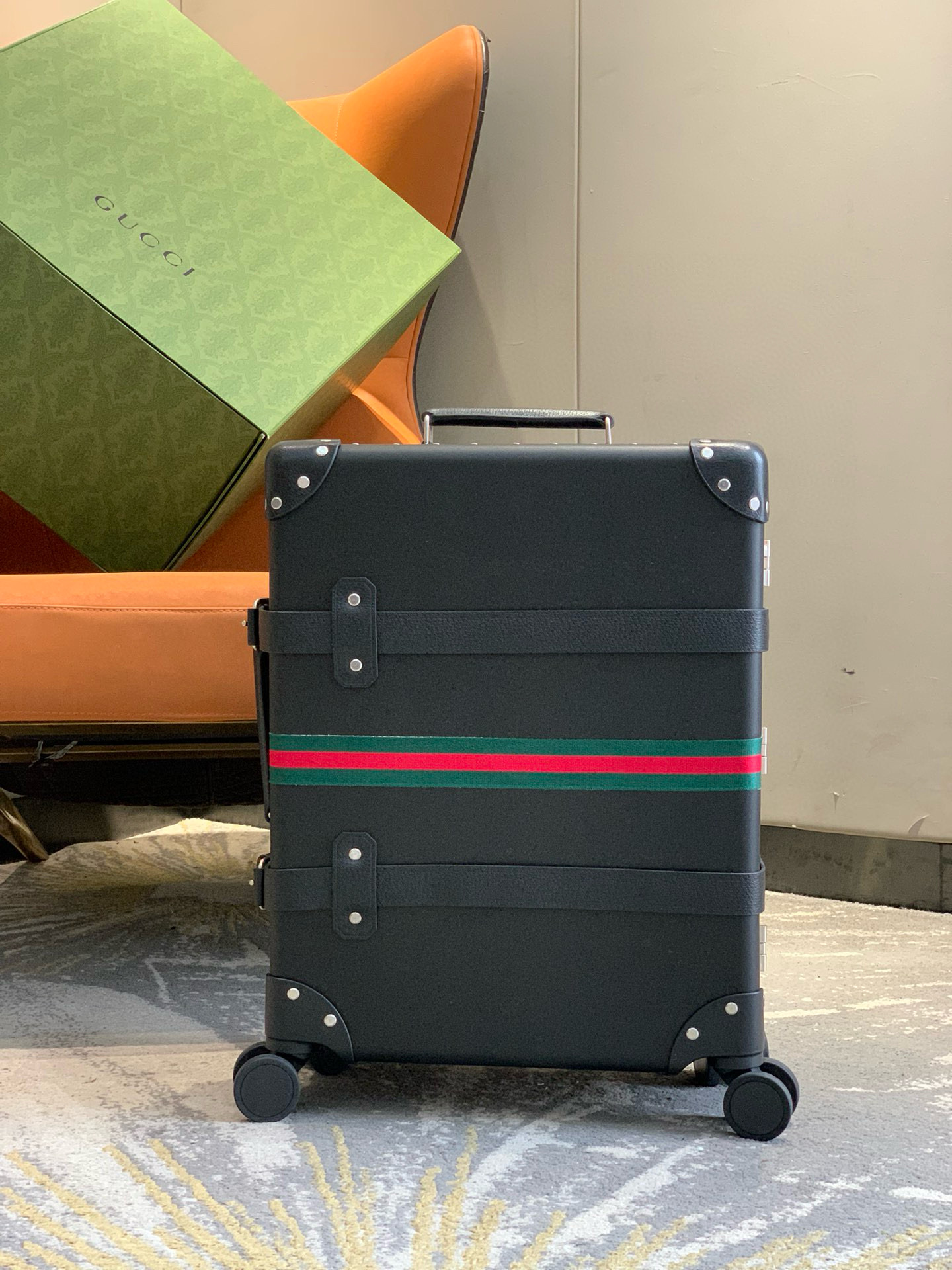 구찌 Gucci Globe-Trotter 캐리어 Black
