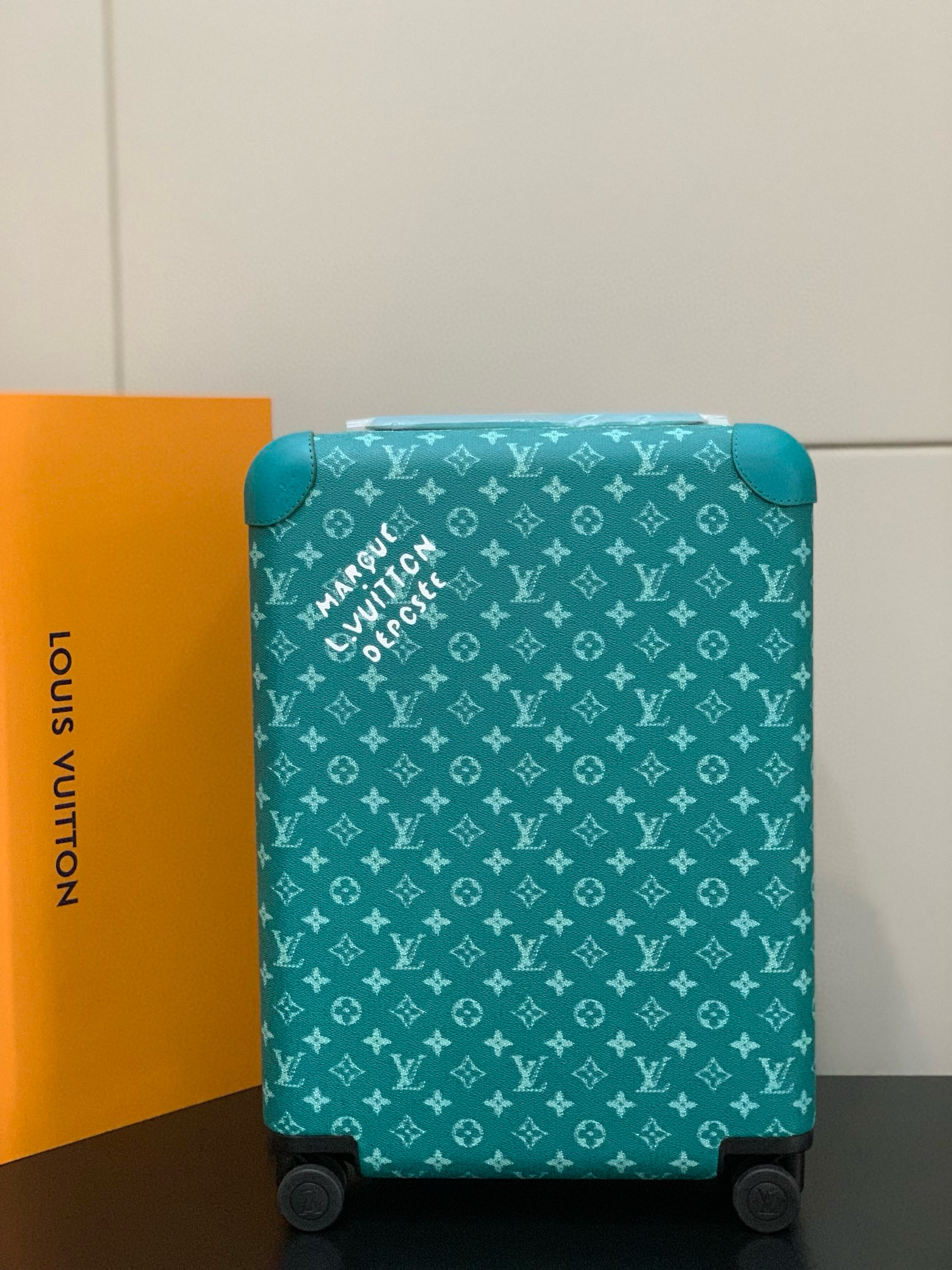 루이비통 Louis Vuitton M12689 Horizon 55 캐리어 Green 20