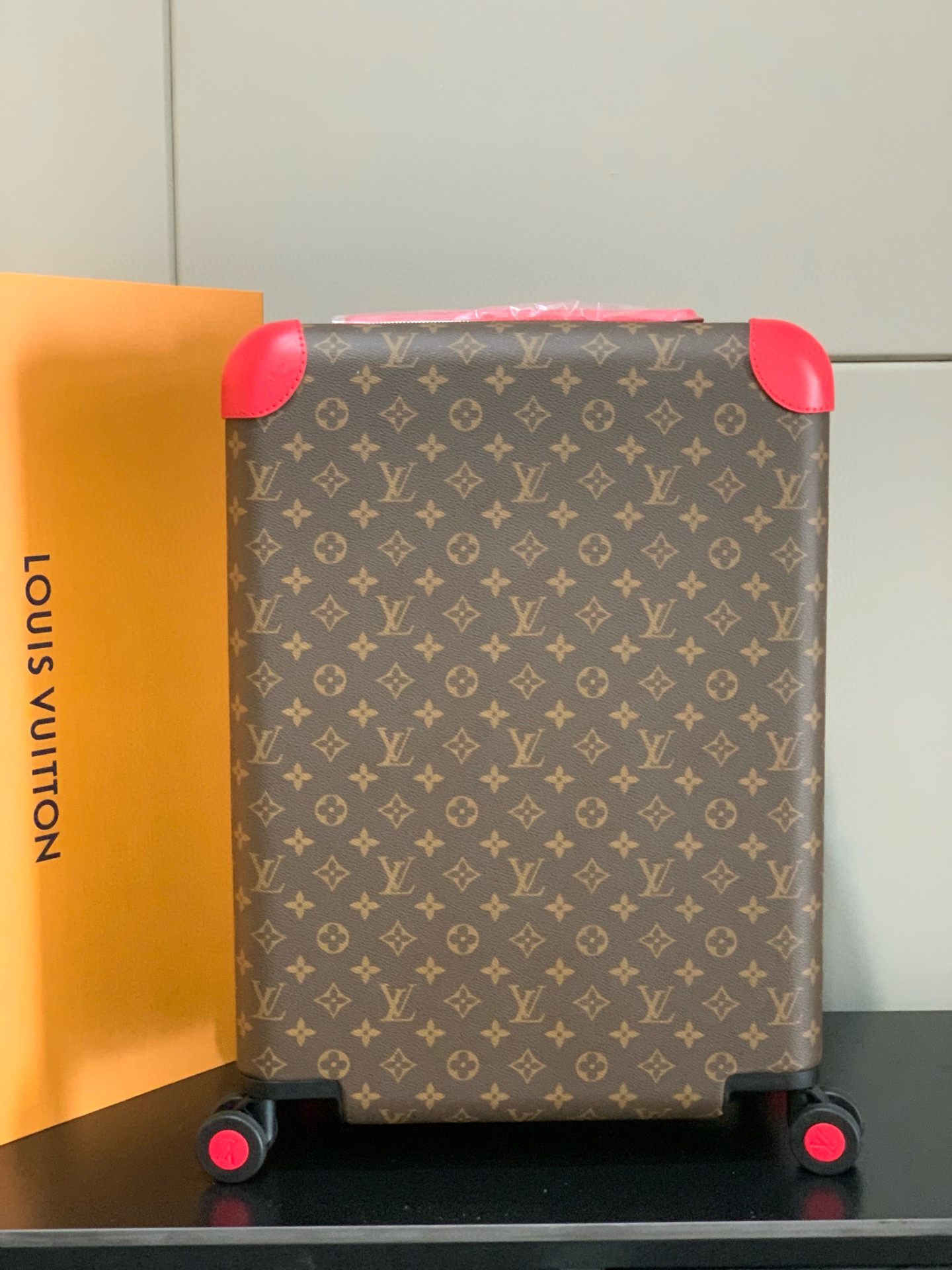 루이비통 Louis Vuitton Horizon 55 캐리어 Monogram&Red 20