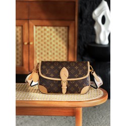 【AS】루이비통 Louis Vuitton M45985 Diane Monogram Black 24CM