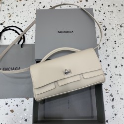 발렌시아가 Balenciaga 8349432 Bel Air Small Clutch On Strap Almond 26CM