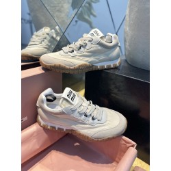 미우 미우 Miu Miu 스니커즈