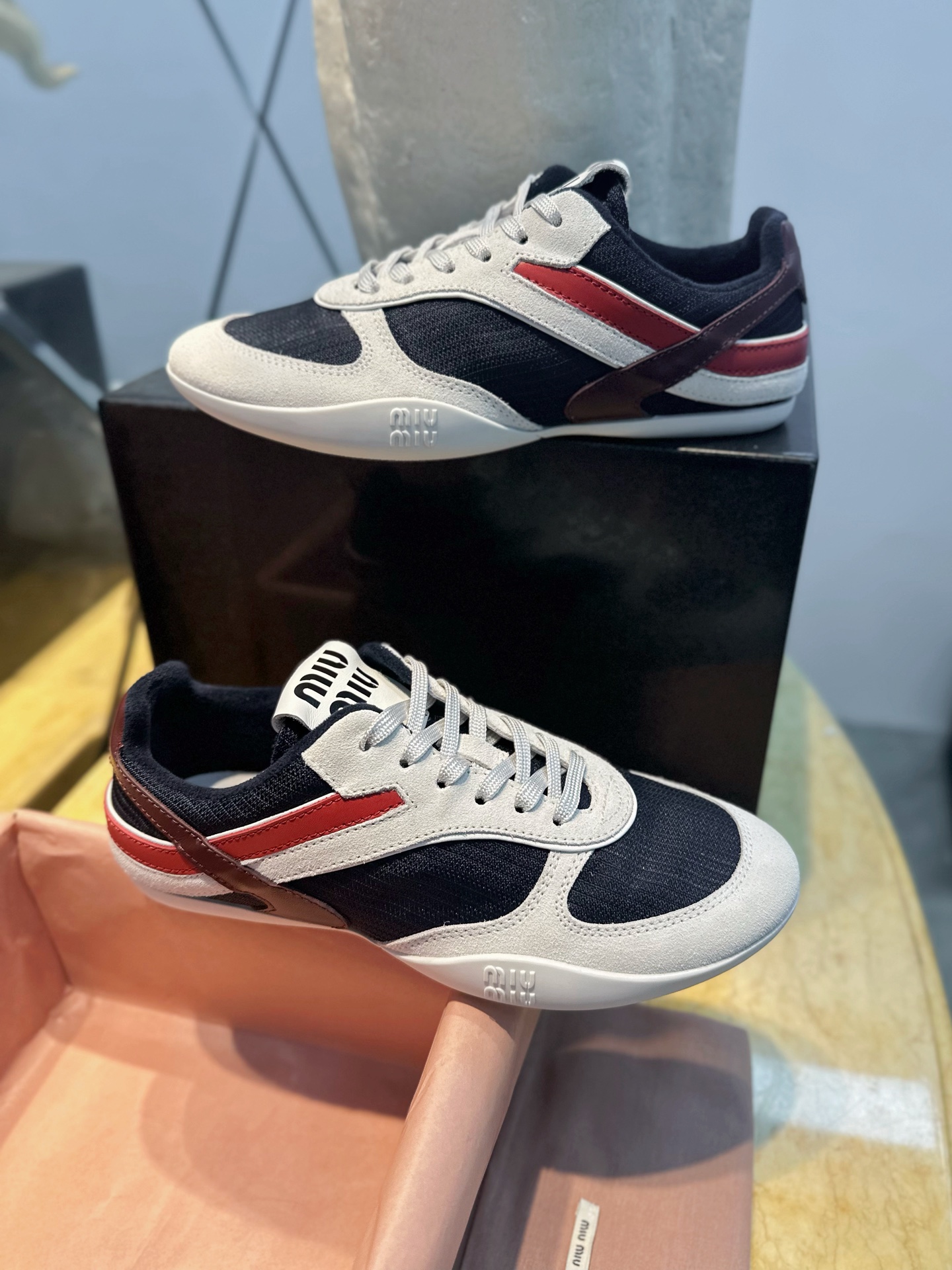 미우 미우 Miu Miu 스니커즈