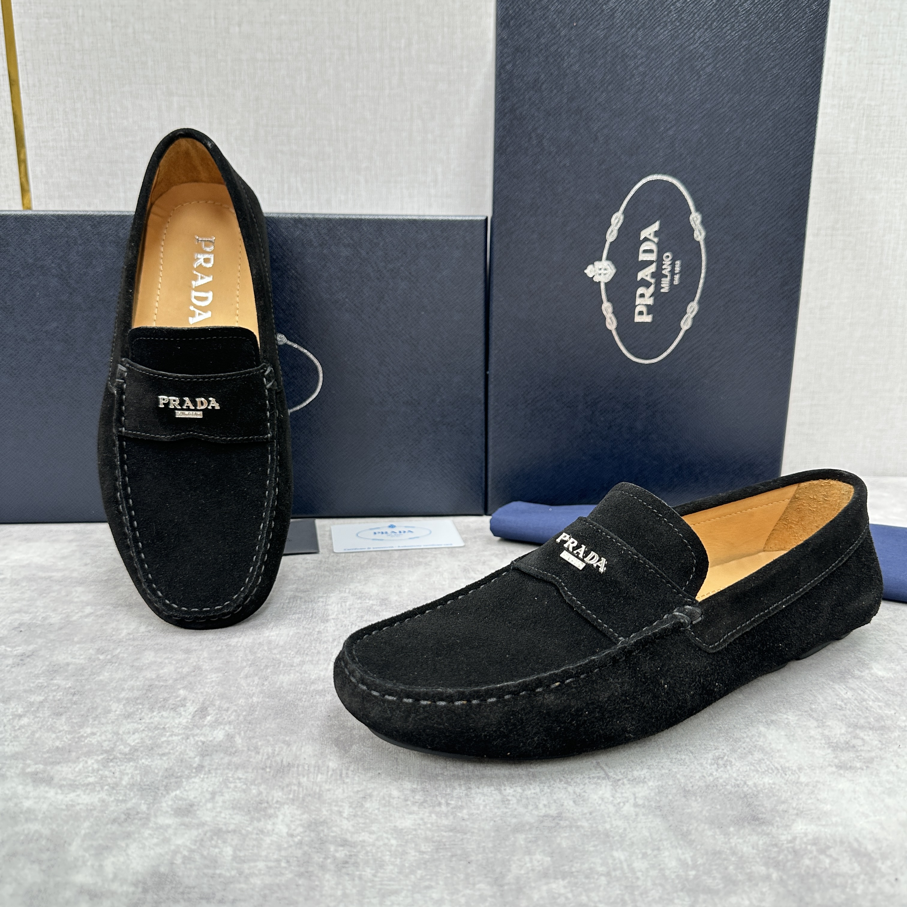 프라다 Prada Saffiano  로퍼