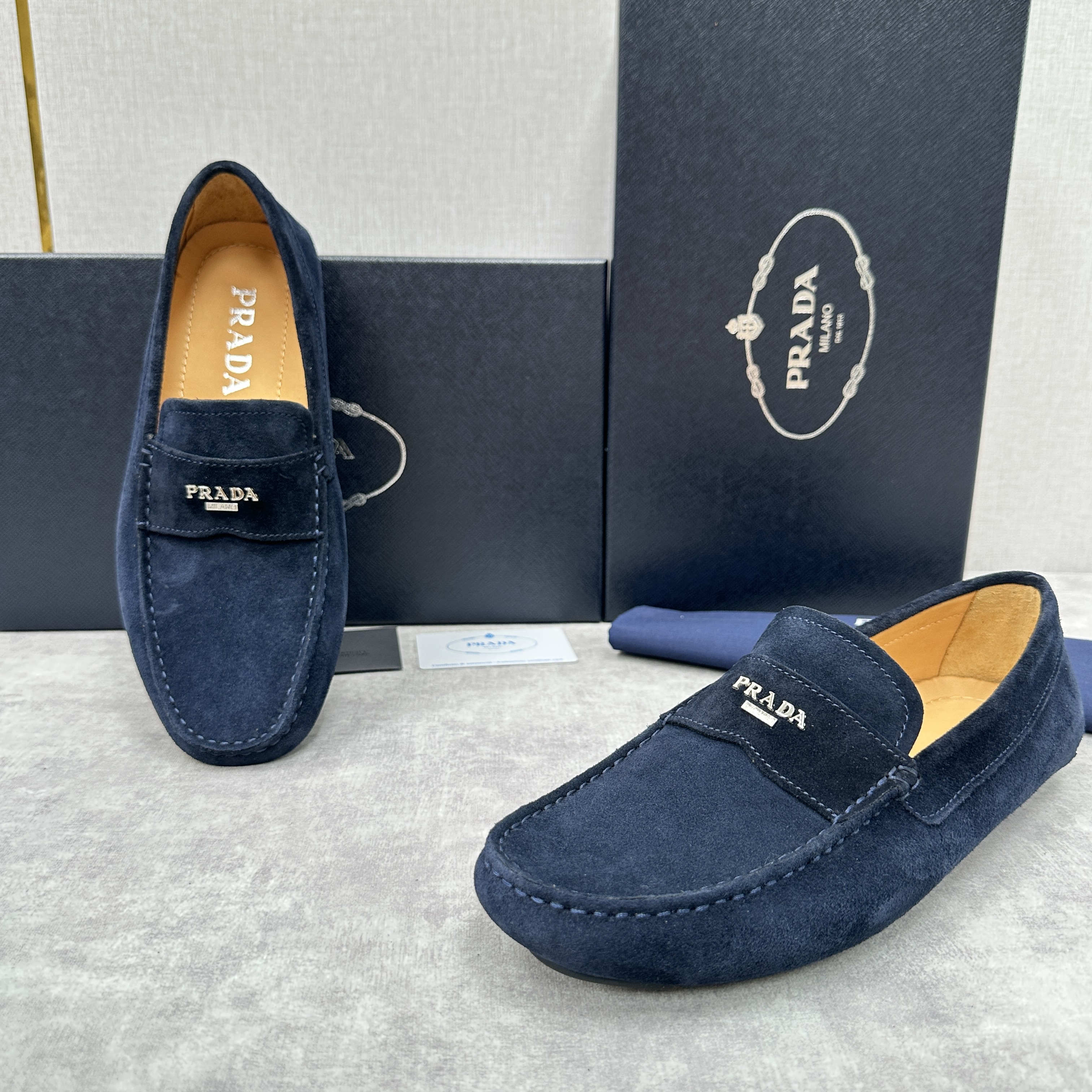 프라다 Prada Saffiano 로퍼