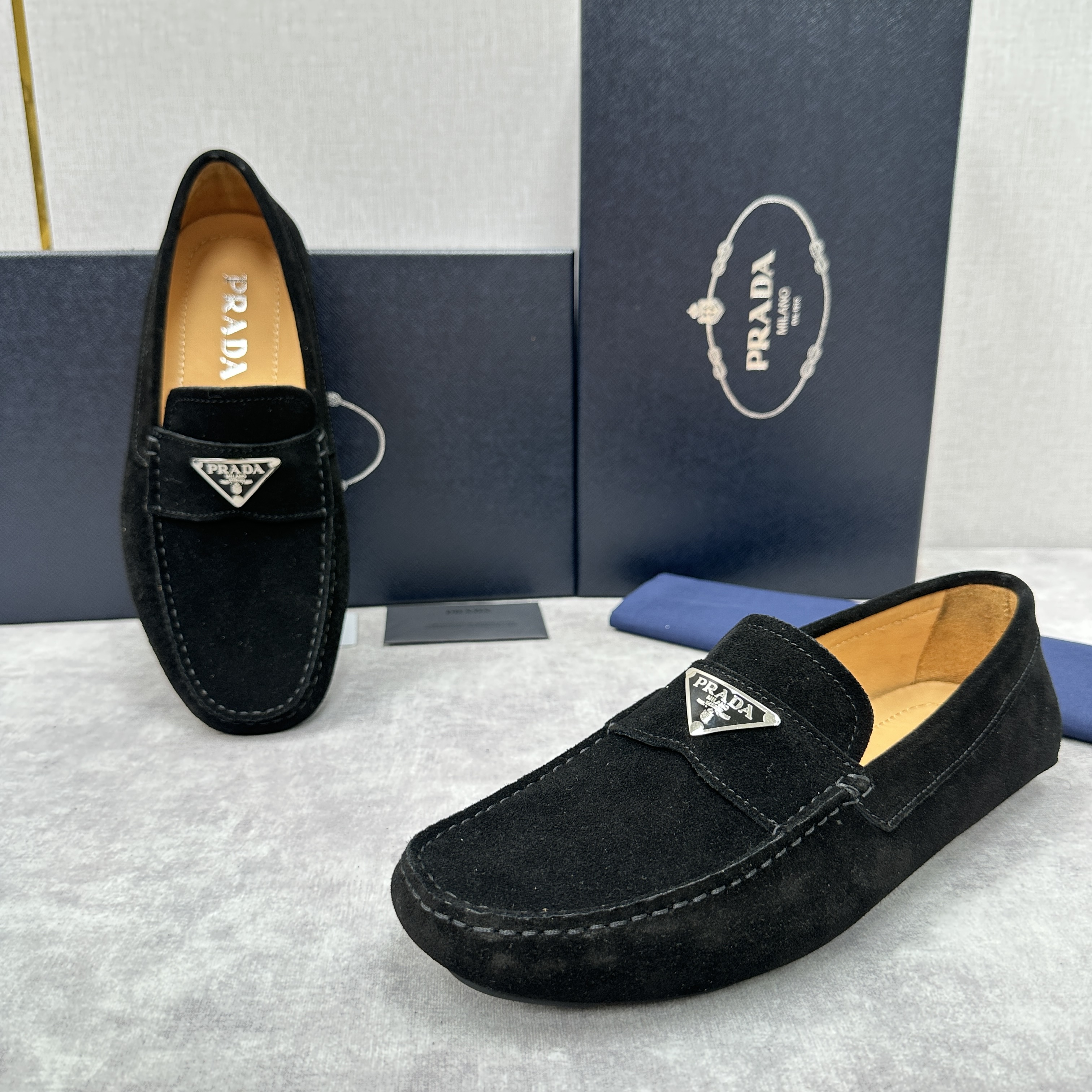 프라다 Prada Saffiano 로퍼