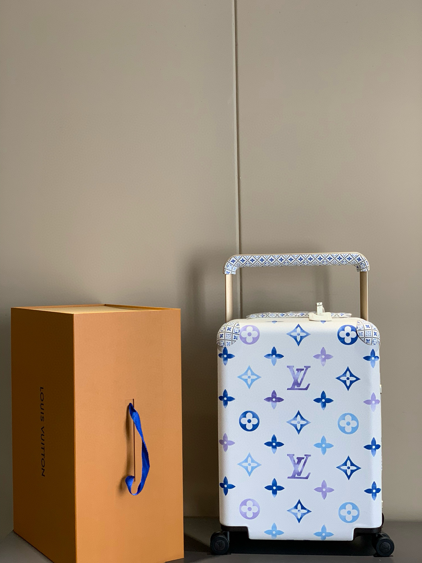 루이비통 Louis Vuitton Horizon 55 캐리어 Monogram&Blue 20