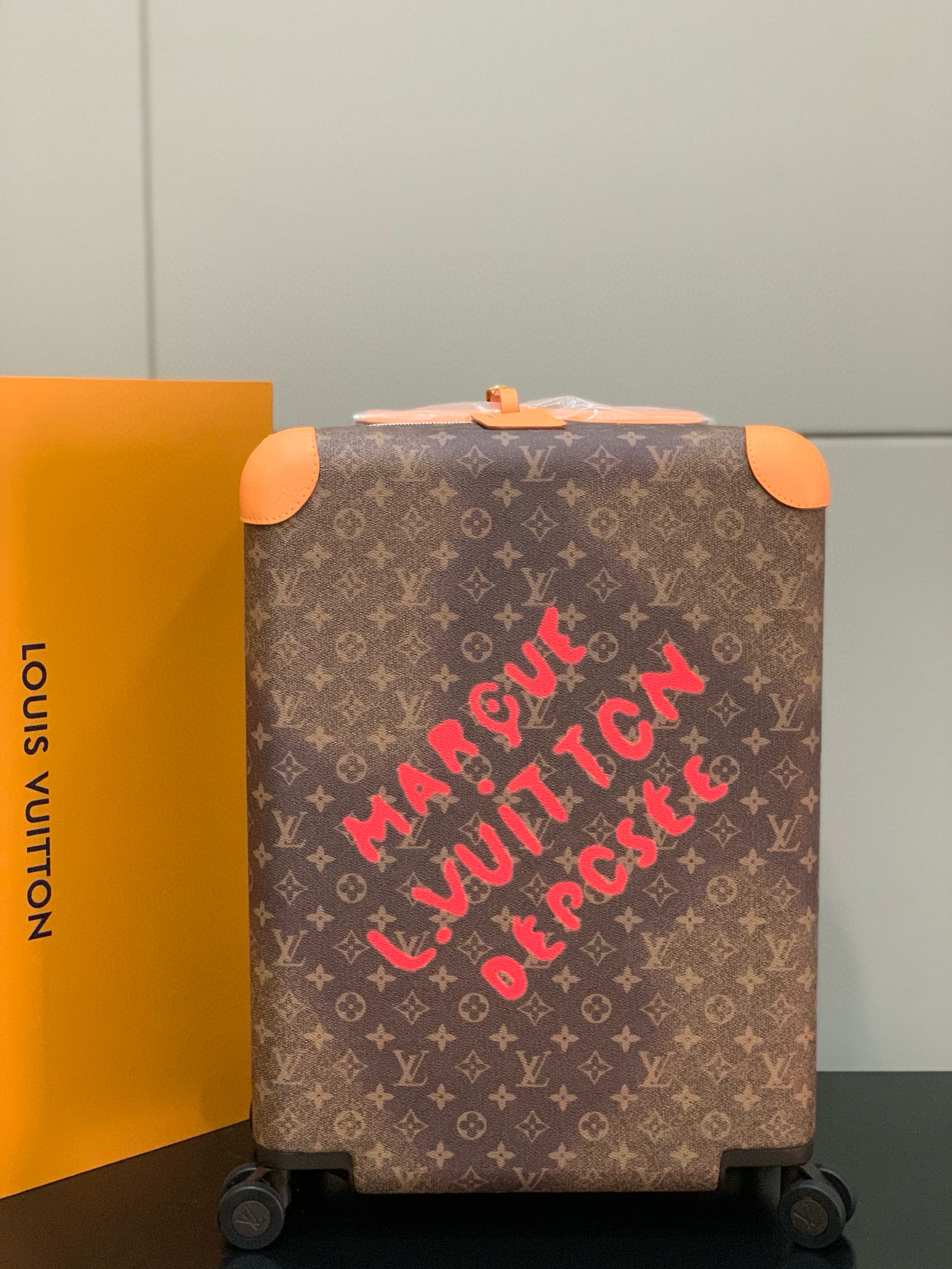 루이비통 Louis Vuitton Horizon 55 캐리어 Brown 20