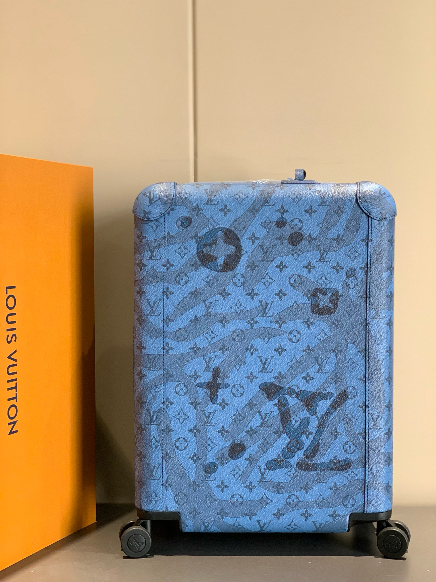 루이비통 Louis Vuitton Horizon 55 캐리어 Monogram&Orange 20