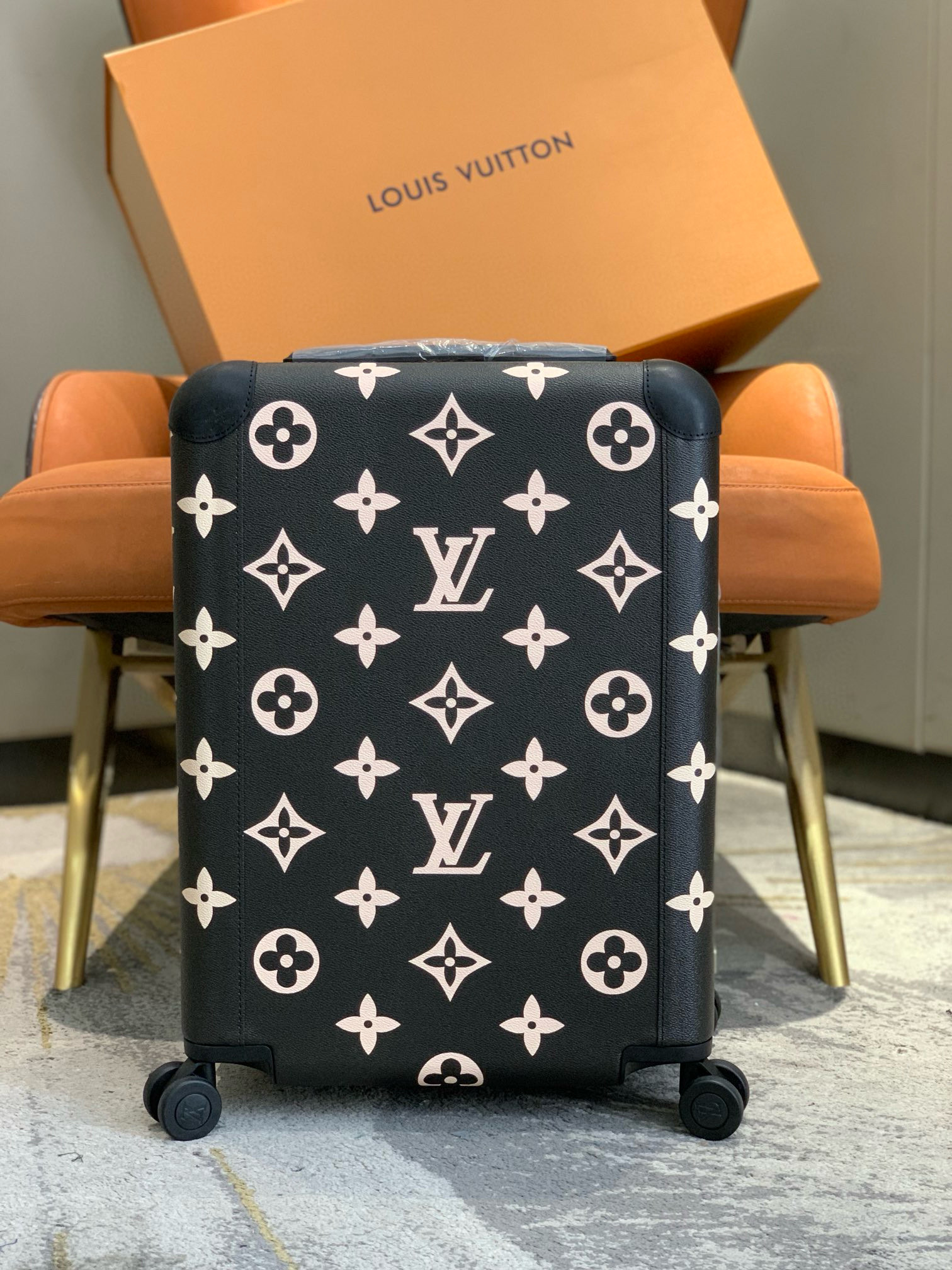 루이비통 Louis Vuitton Horizon 55 캐리어 Black  20