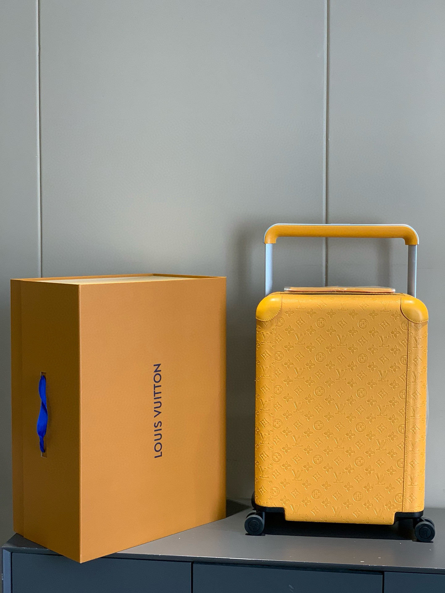 루이비통 Louis Vuitton Horizon 55 캐리어 yellow 20