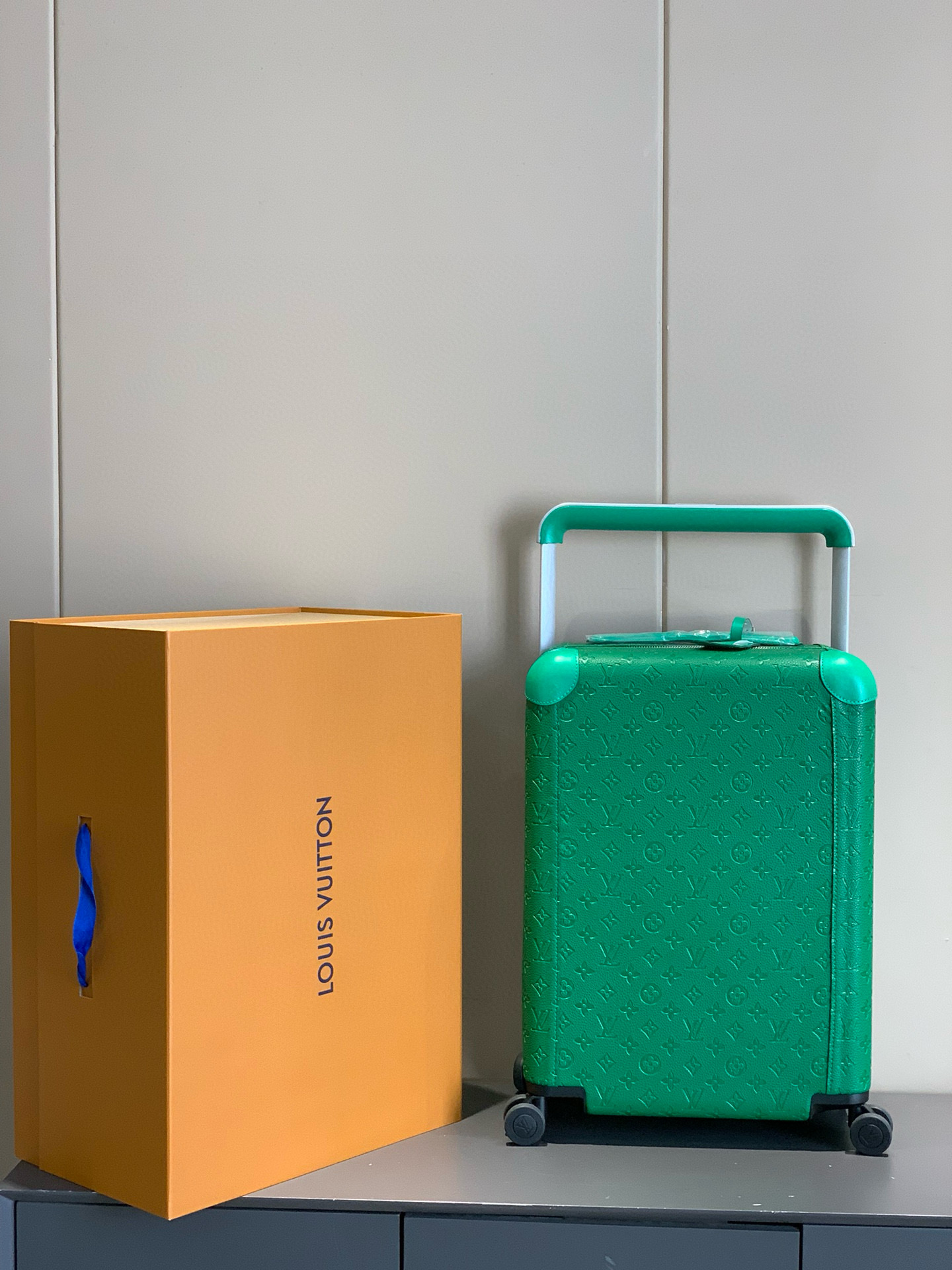 루이비통 Louis Vuitton Horizon 55 캐리어 green 20