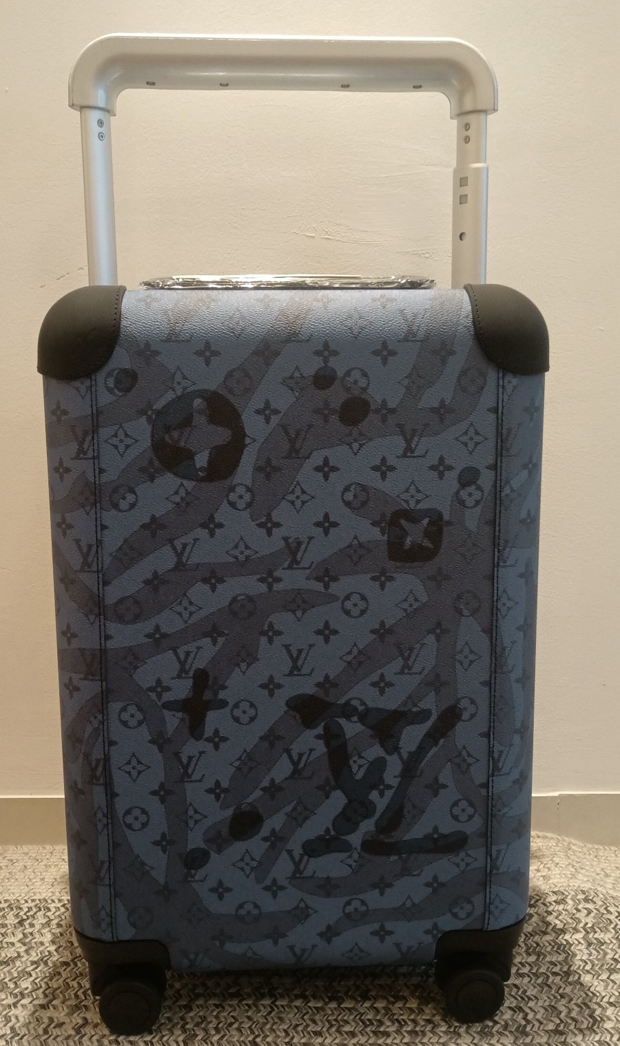 루이비통 Louis Vuitton Horizon 55 캐리어