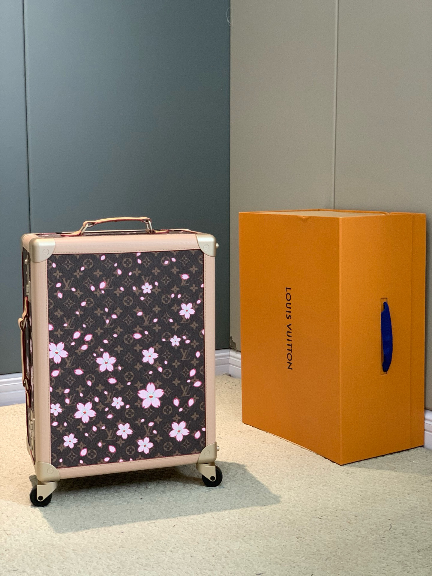 루이비통 Louis Vuitton Rolling Trunk 캐리어