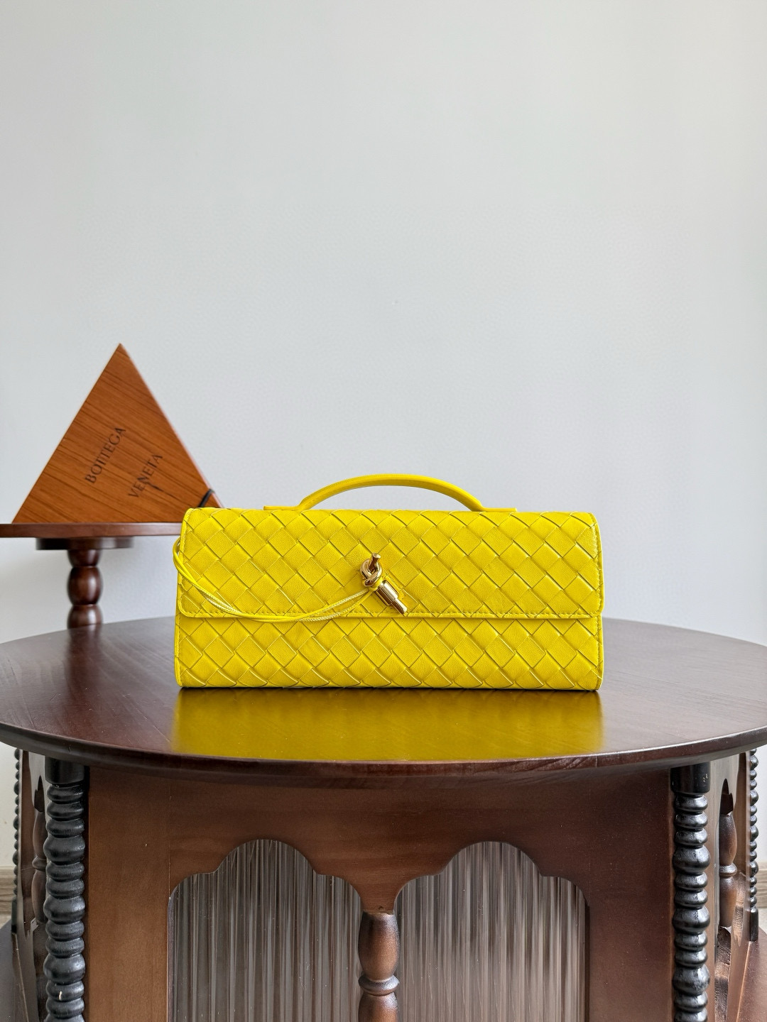 보테가베네타 Bottega Veneta 롱 핸들 클러치 Clutch Andiamo 741511