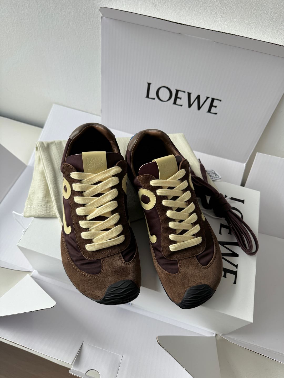 로에베 LOEWE 스니커즈