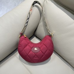 버버리 Burberry Horseshoe Crossbody Bag​ 23.5cm