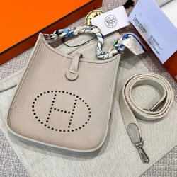 에르메스 Hermes Evelyne 16cm Germany Leather 10 Craie/silver