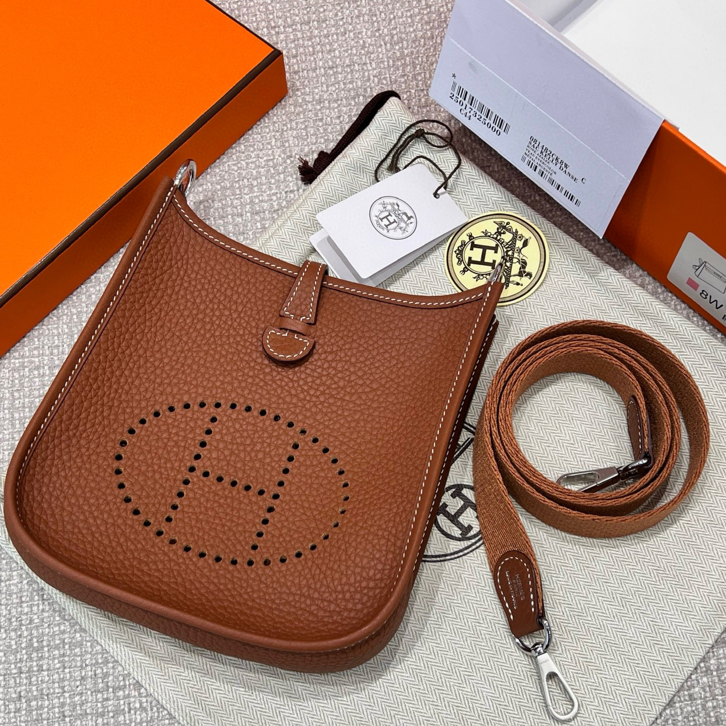 에르메스 Hermes Evelyne 16cm Germany Leather 37 Gold/silver