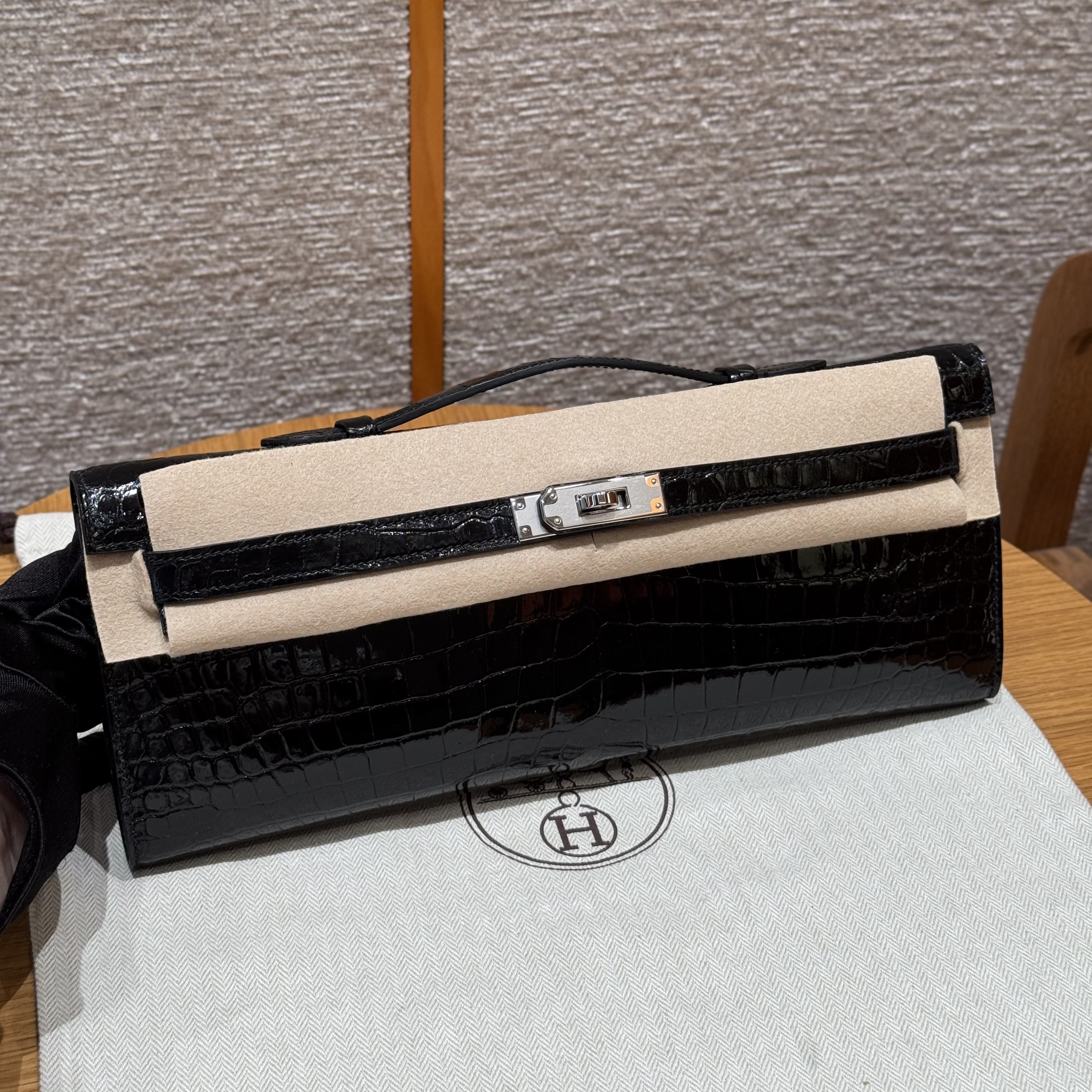에르메스 Hermes Kelly cut 31cm Porosus Crocodile 89 Noir/silver