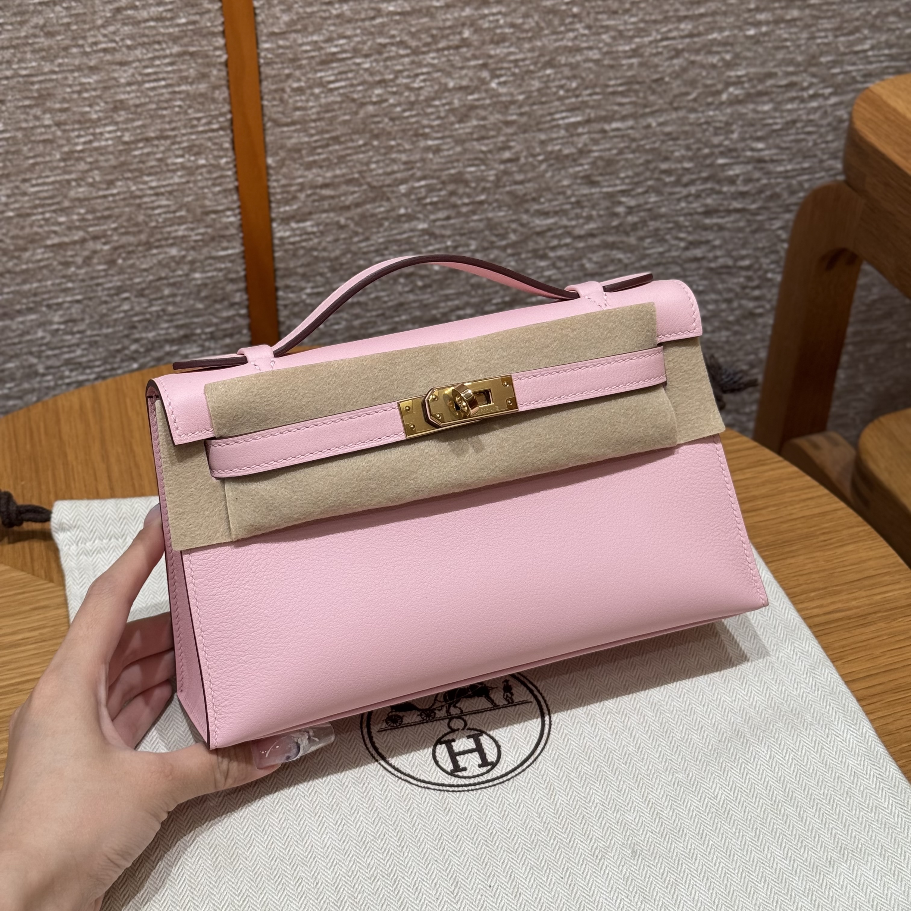 에르메스 Hermes Kelly Pochette 22cm Swift 3Q Rose Sakura/gold
