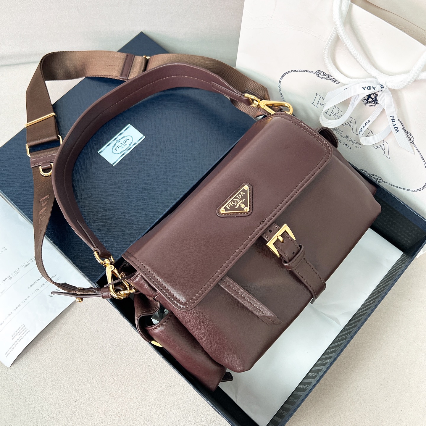 프라다 Prada 1BD394 익스플로어 미디엄 스웨이드 숄더 백 30cm