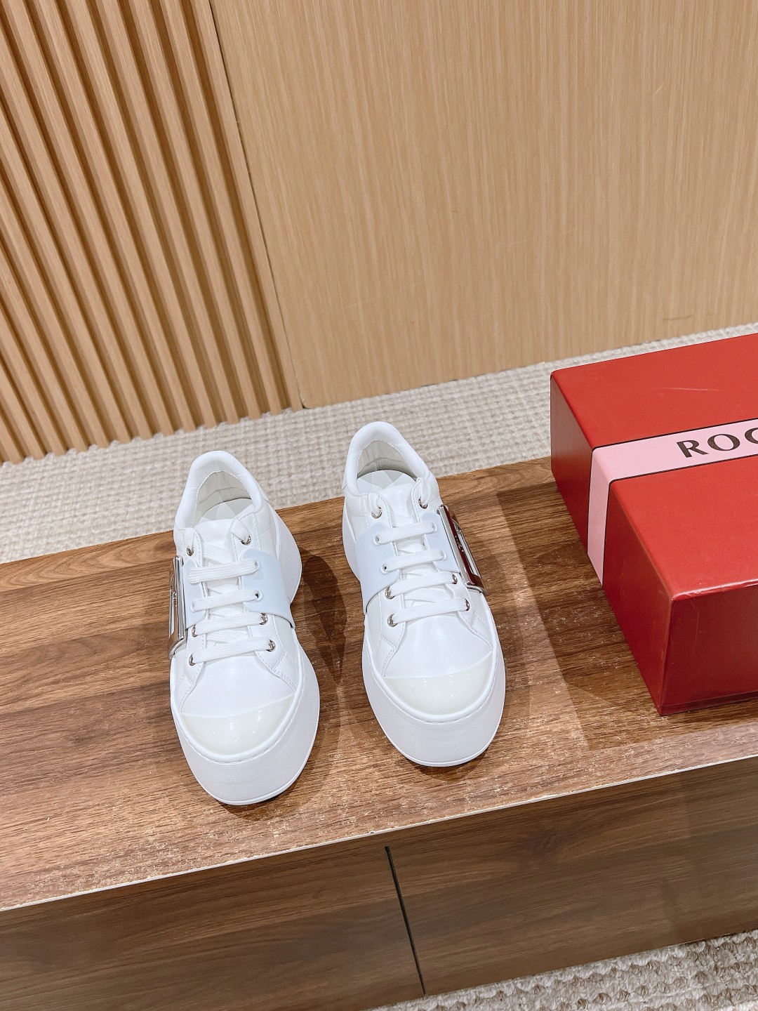 로저비비에 Roger Vivier 스니커즈