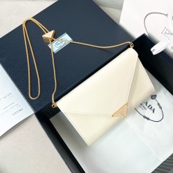 프라다 Prada 1BP051 페이턴트 가죽 미니 백 20cm