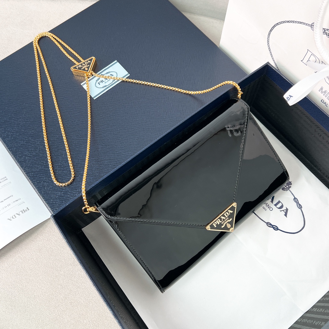 프라다 Prada 1BP051 페이턴트 가죽 미니 백 20cm