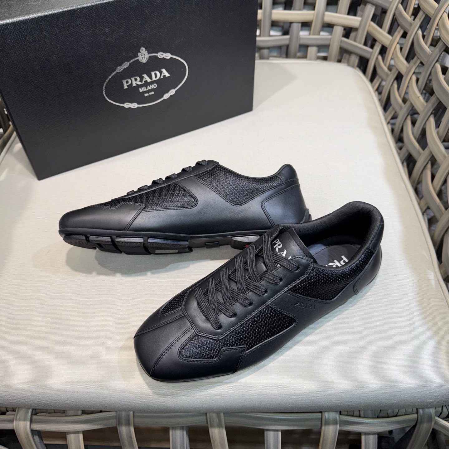 프라다 Prada 스니커즈