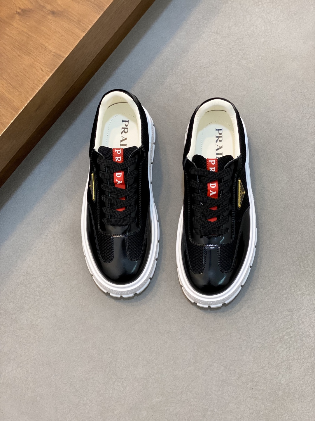 프라다 Prada 스니커즈