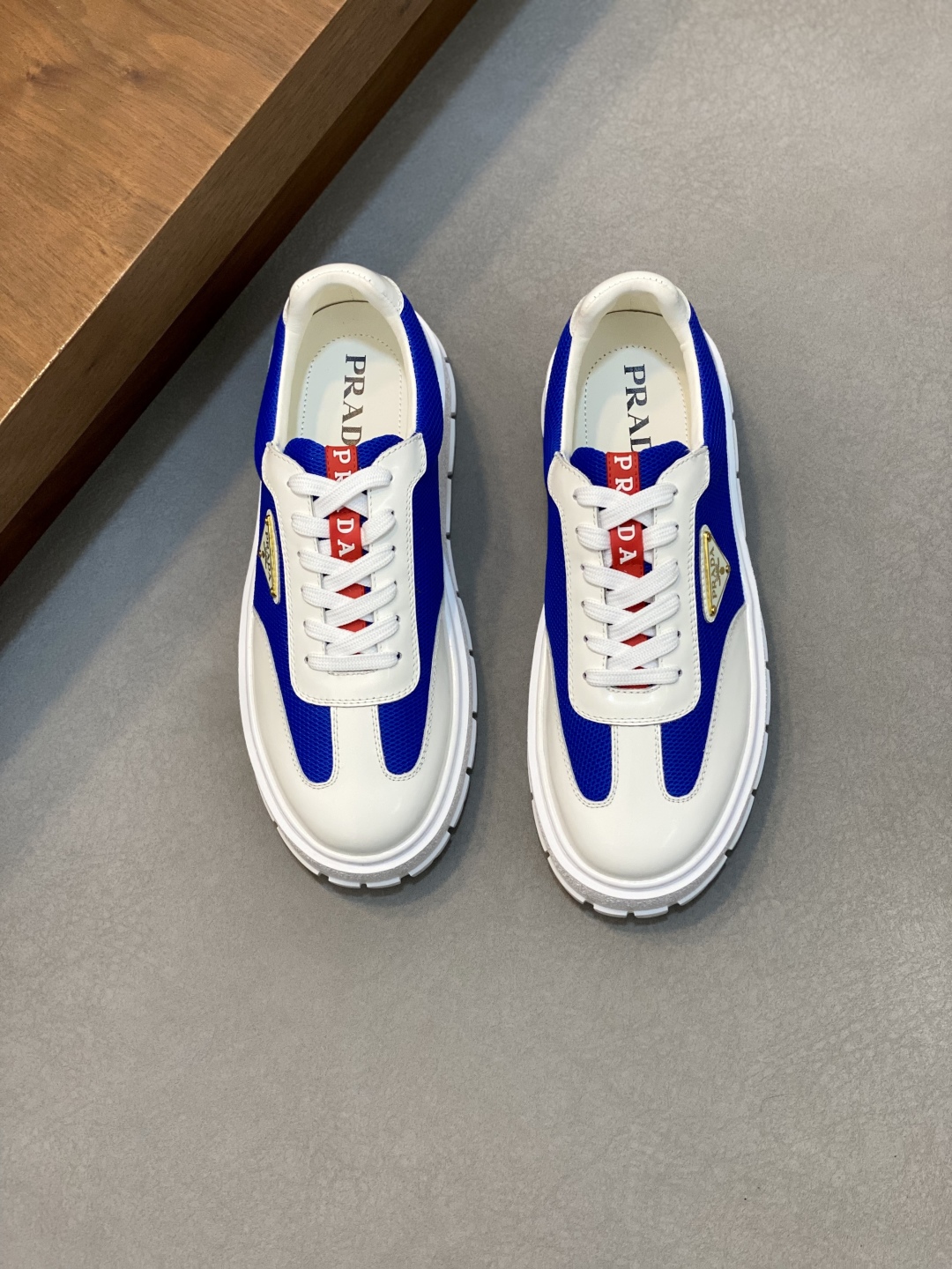 프라다 Prada 스니커즈