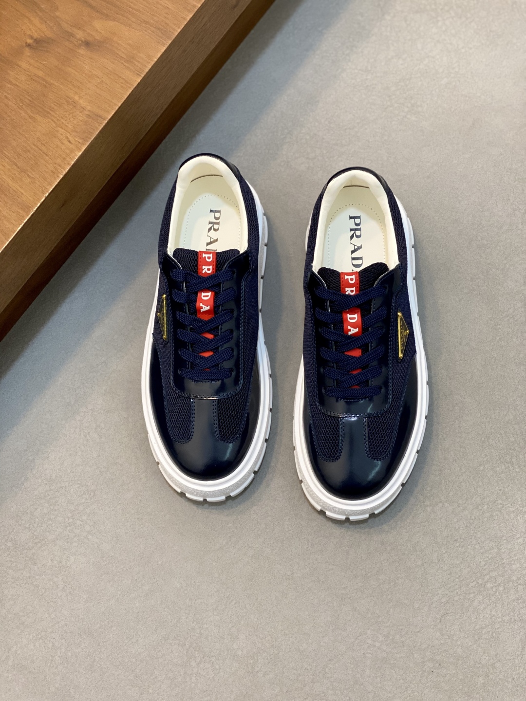 프라다 Prada 스니커즈