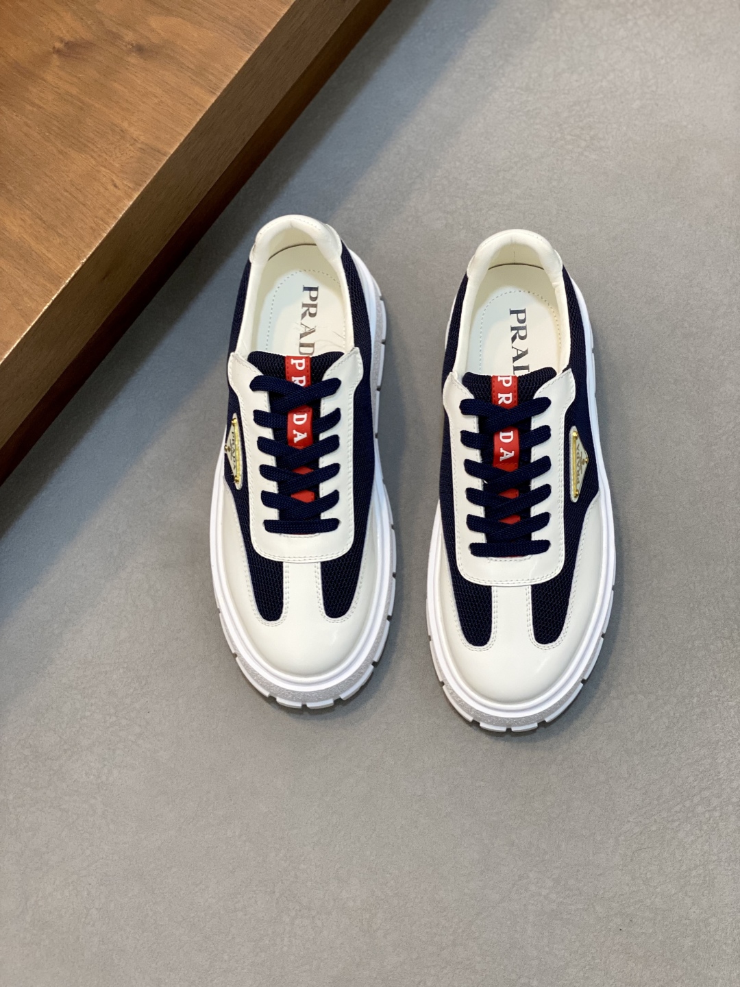 프라다 Prada 스니커즈