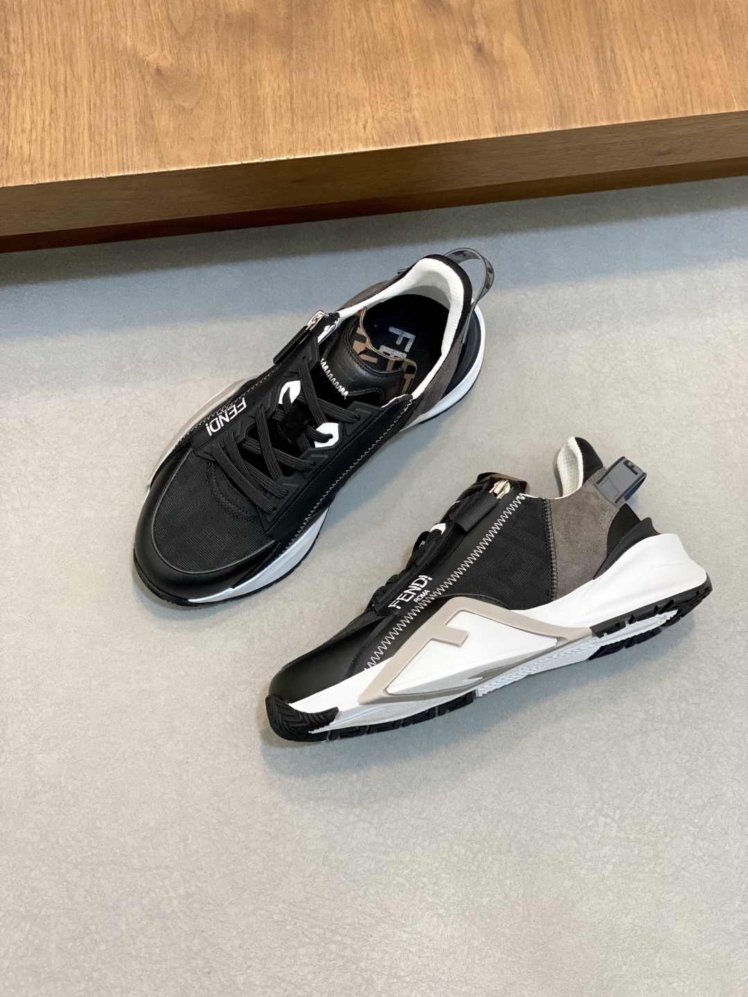 펜디 FENDI 스니커즈