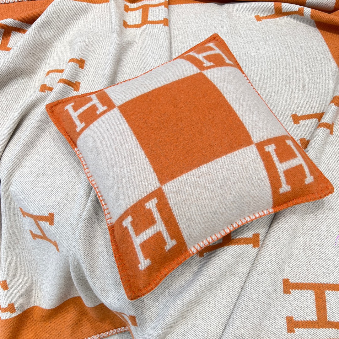 에르메스 Hermes Avalon 쿠션 50x50cm