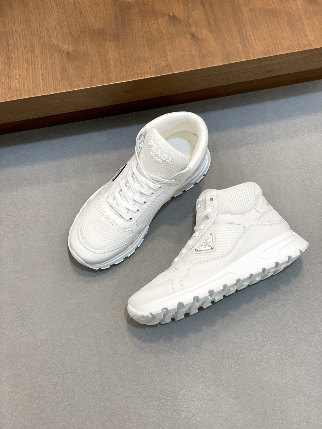 프라다 Prada 스니커즈