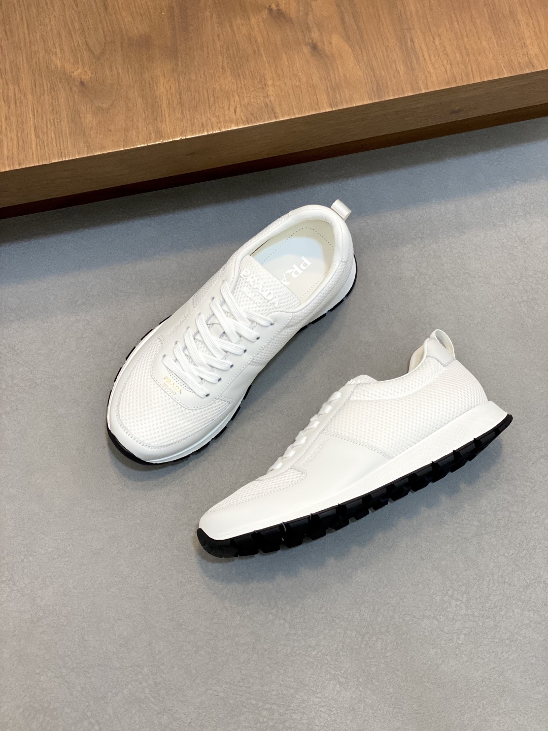 프라다 Prada 스니커즈