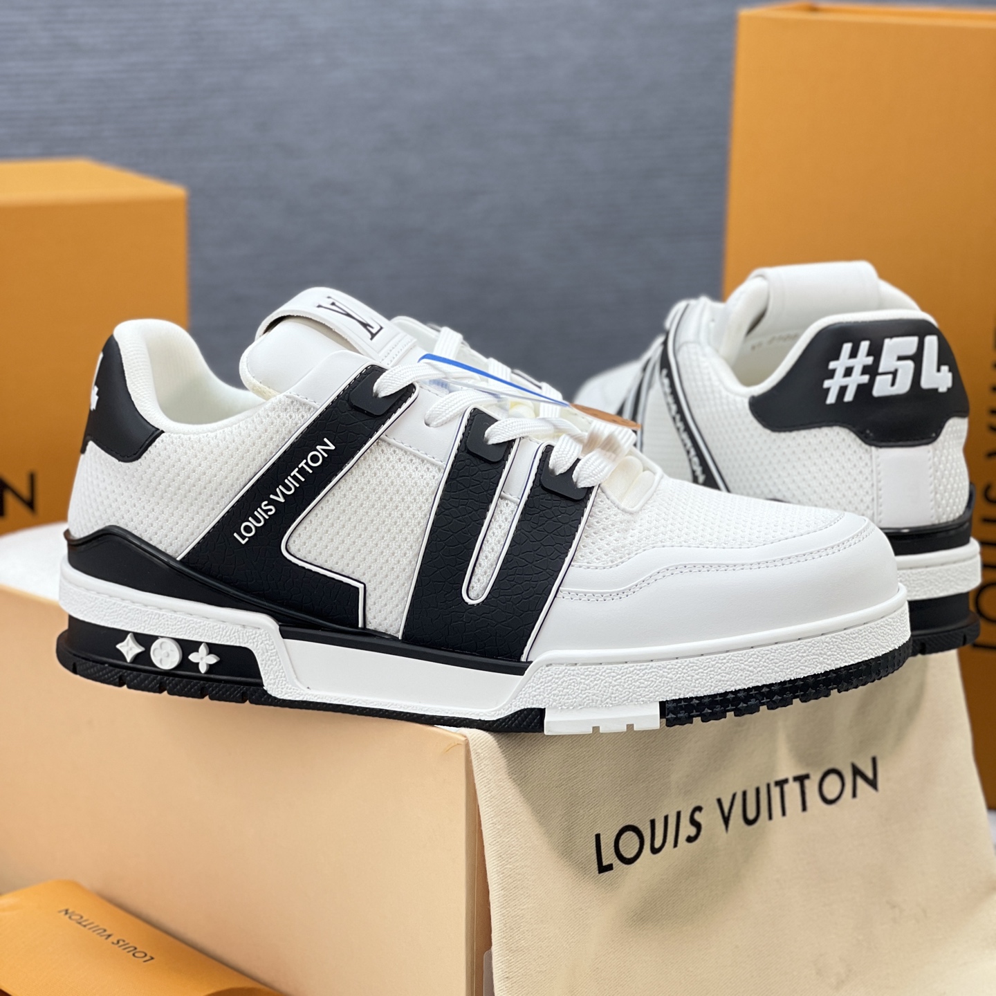 루이비통 LV TRAINER 스니커즈