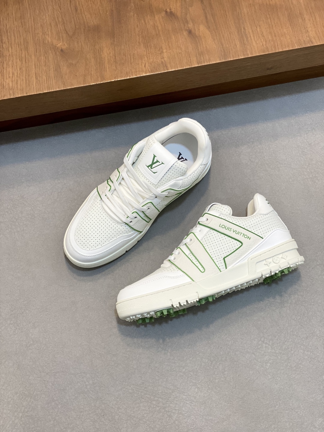 루이비통 LV TRAINER 스니커즈