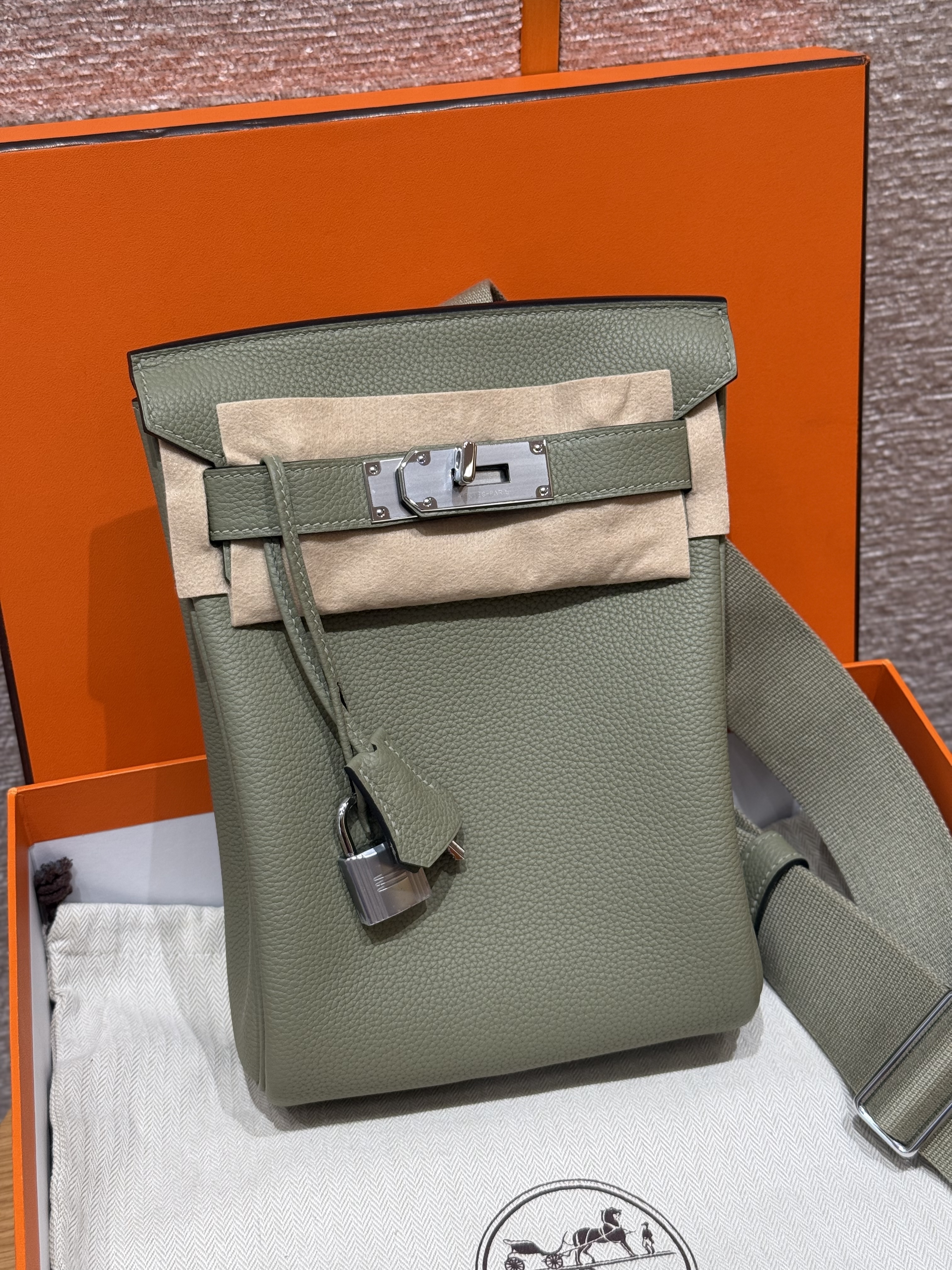 에르메스 Hermes Hac a dos 28cm Togo Q1 Sauge/silver
