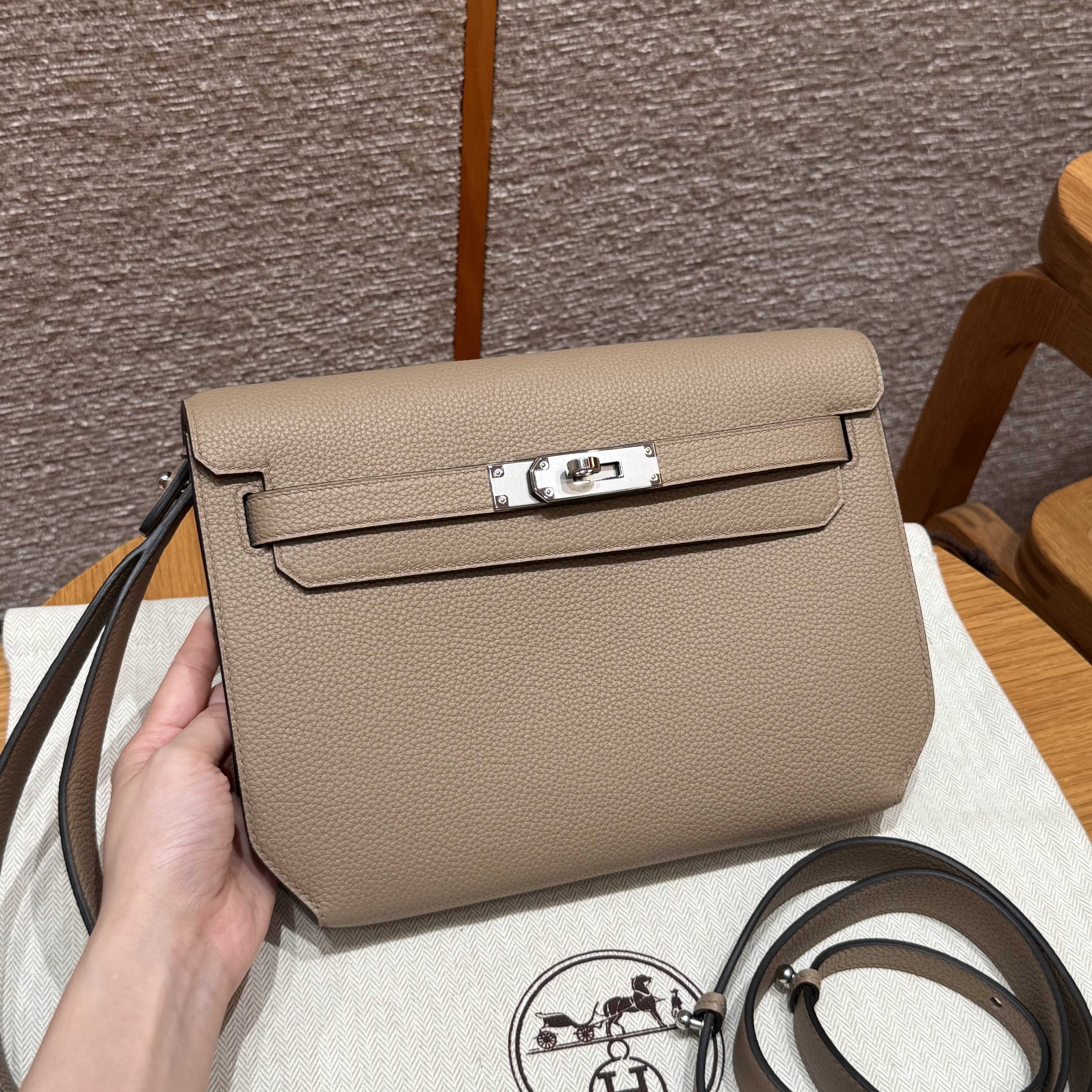 에르메스 Hermes kelly depeches 25cm Togo 81 Gris tourterelle/silver
