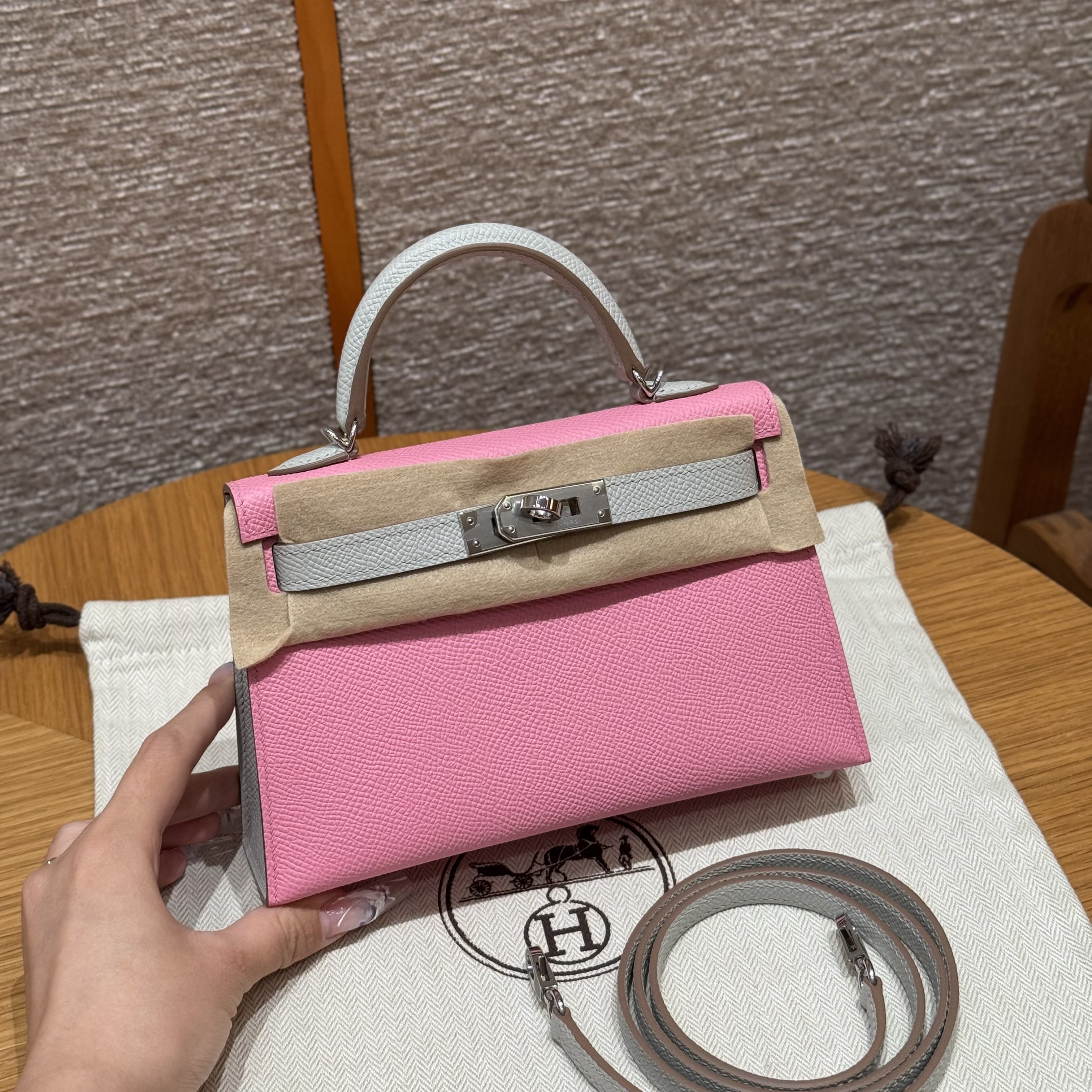 에르메스 Hermes Mini Kelly 19cm Epsom 5P Pink and 80 Gris Perle/silver