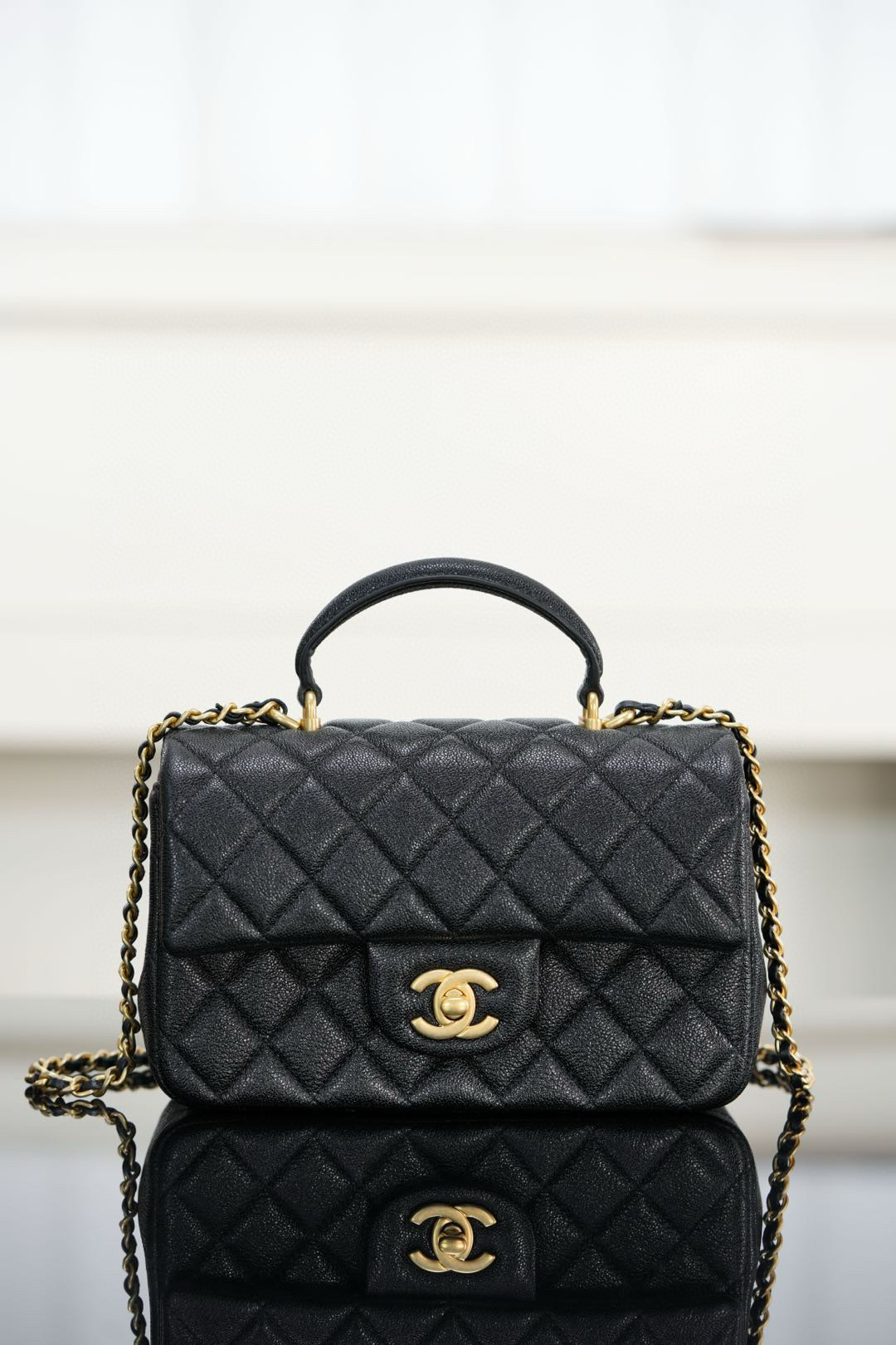 샤넬 Chanel 21s Mini Flap Bag with Top Handle AS2431 Black 20cm