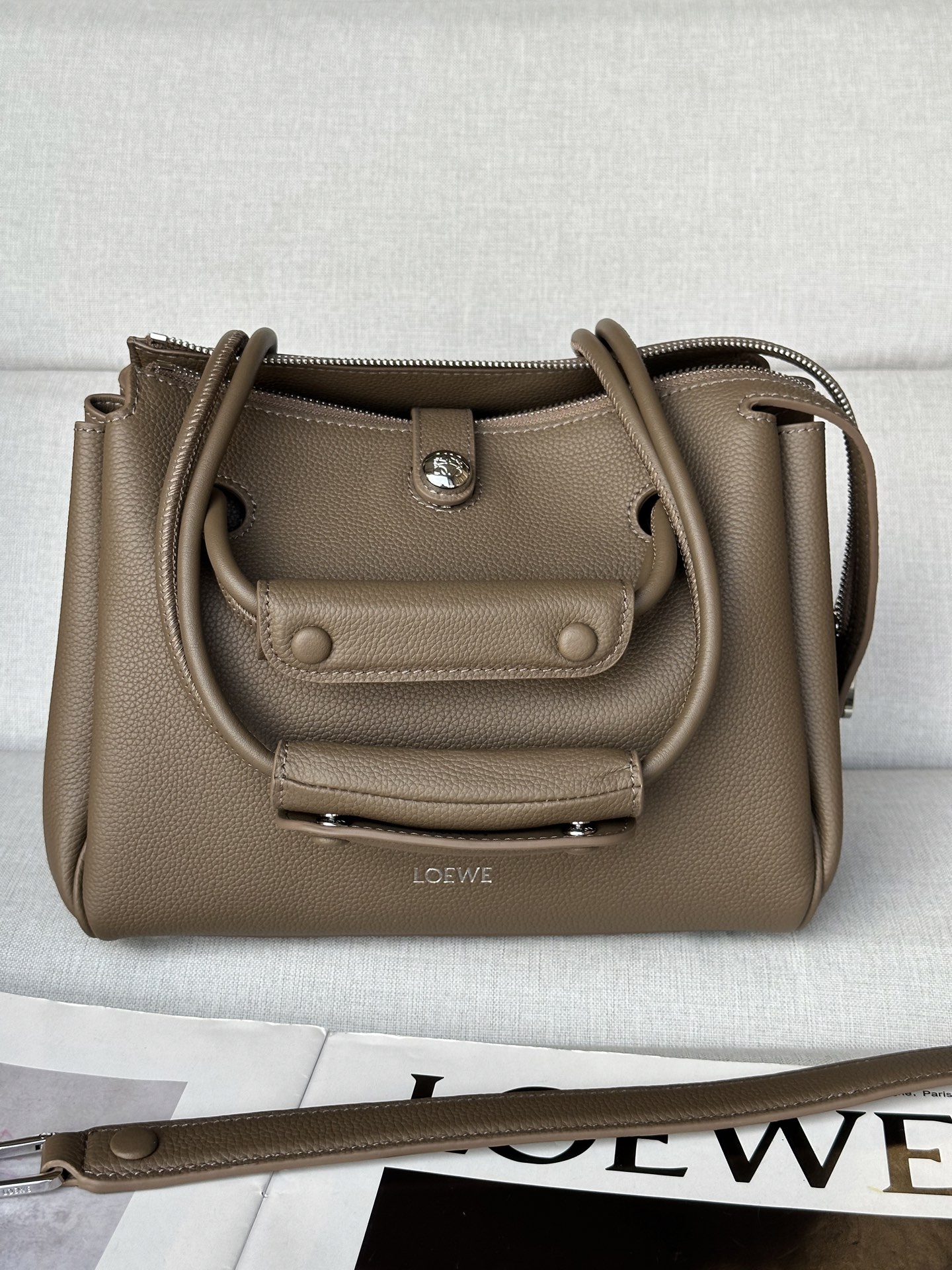 로에베 Loewe 0256 madrid 탑 핸들백 23.5CM