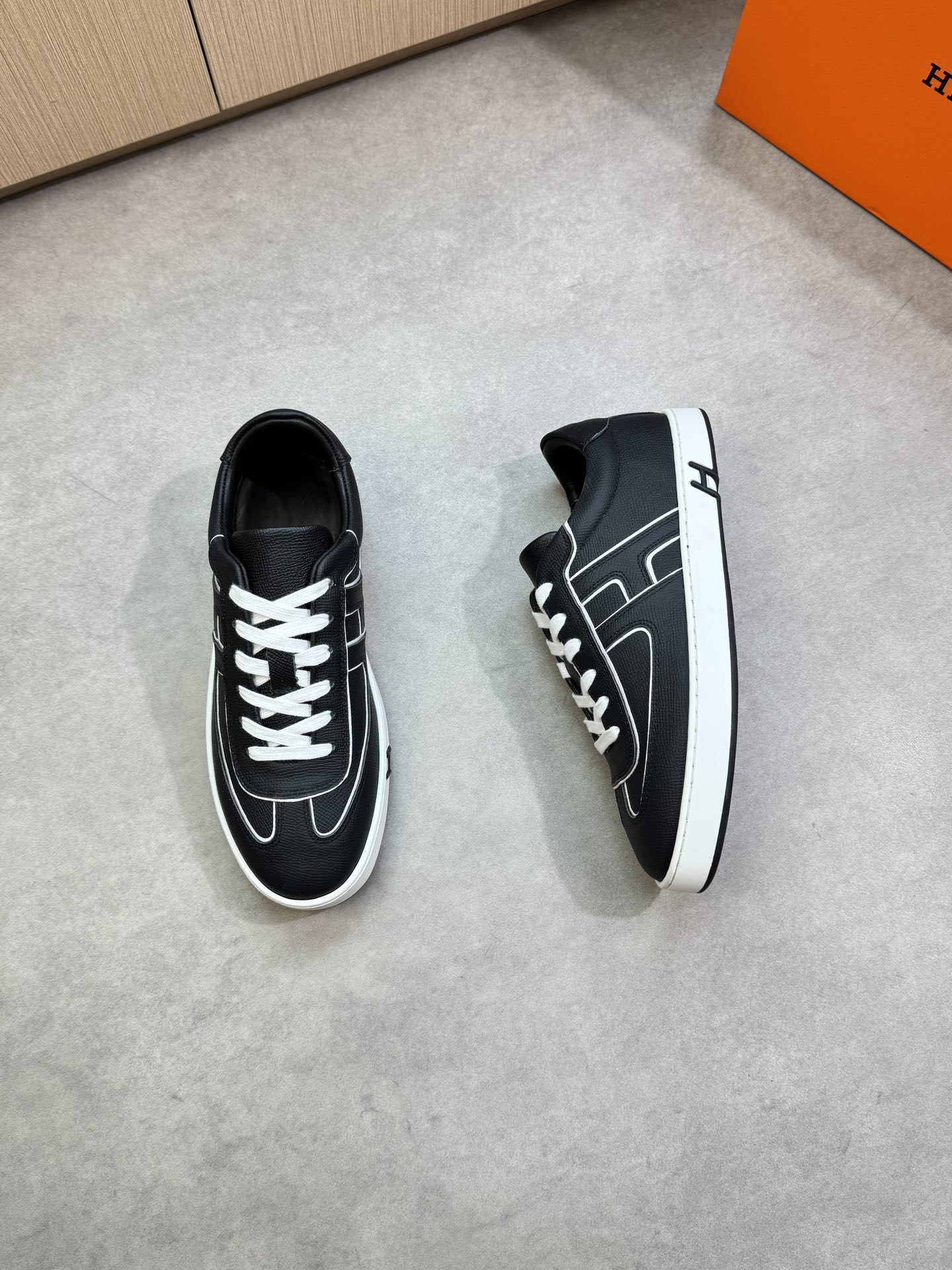 에르메스 Hermes 스니커즈